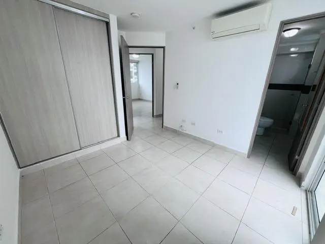 640