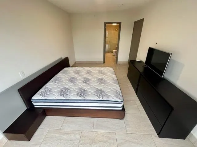 640