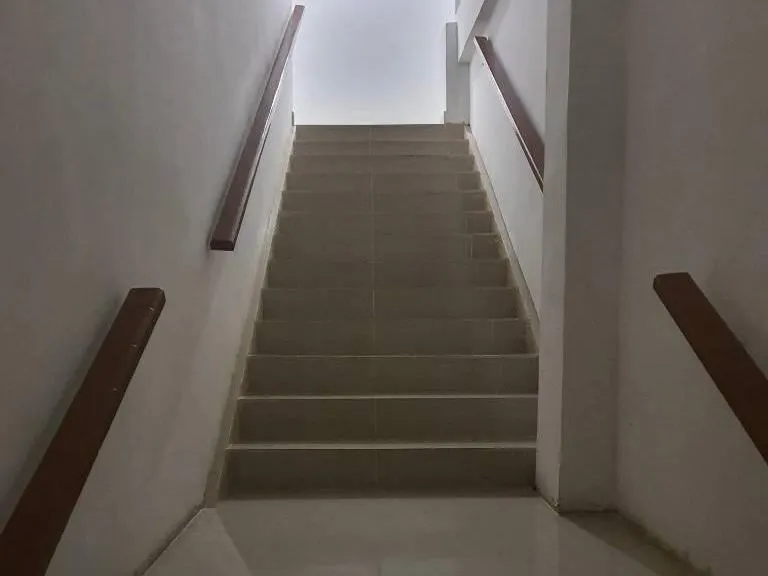 768